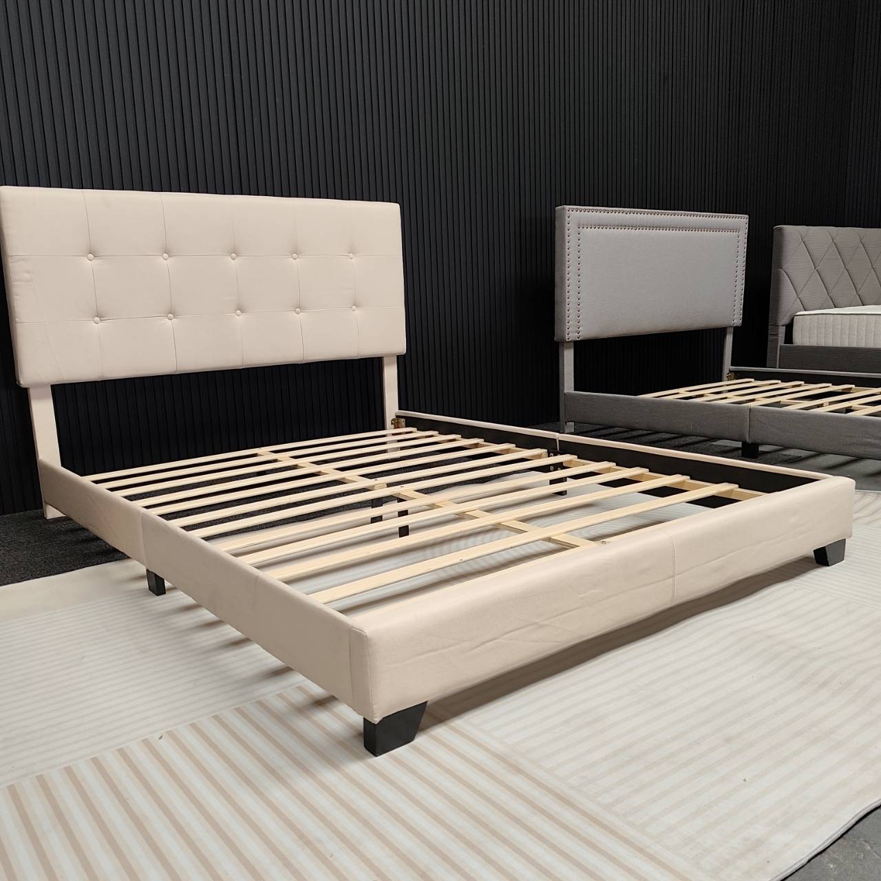 Queen size Mid-Century button Linen beige Bedframe