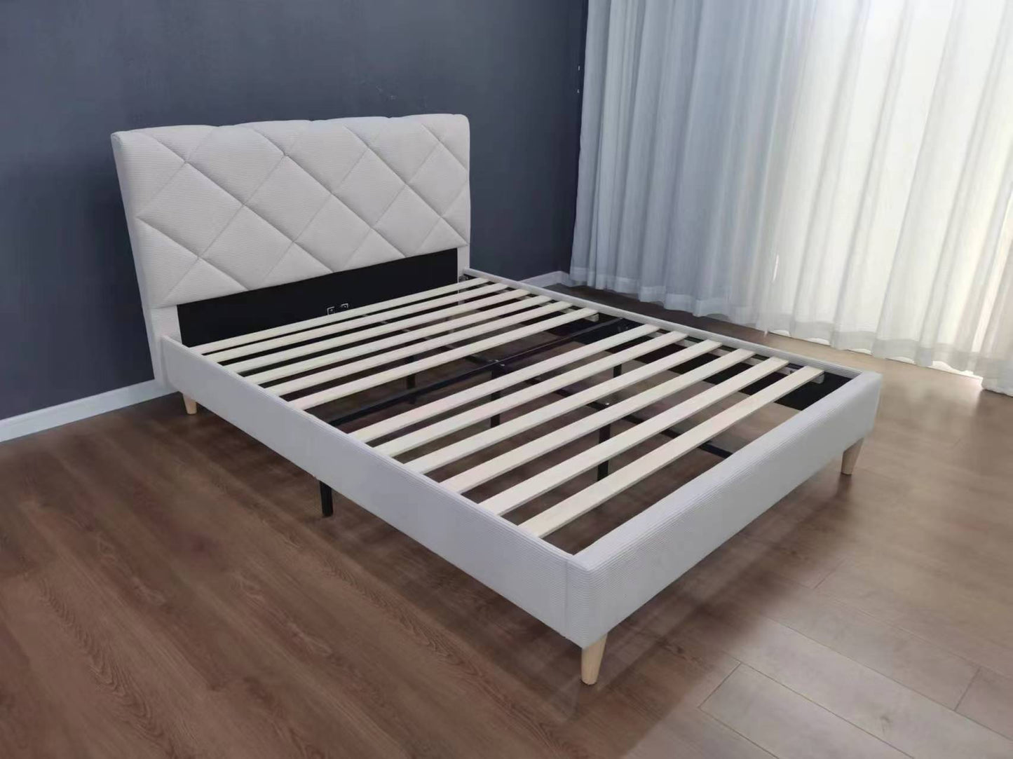 Dimond Shine Corduroy bedframe-cream