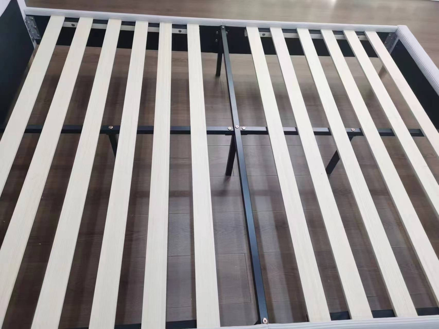 Dimond Shine Corduroy bedframe-cream