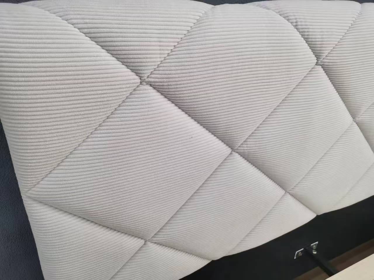 Dimond Shine Corduroy bedframe-cream