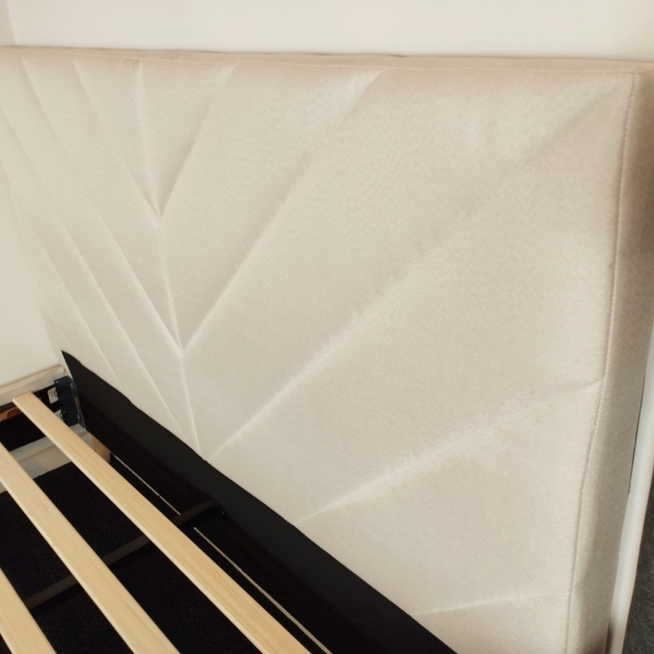 Leavy Serenity Linen Beige Bedframe - OliOli Store