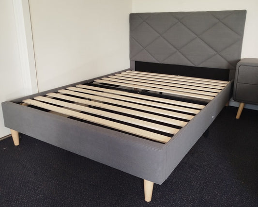 Dimond Shine Corduroy bedframe-Grey