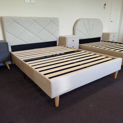 Dimond Shine Corduroy bedframe-cream