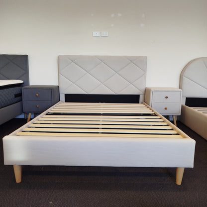 Dimond Shine Corduroy bedframe-cream